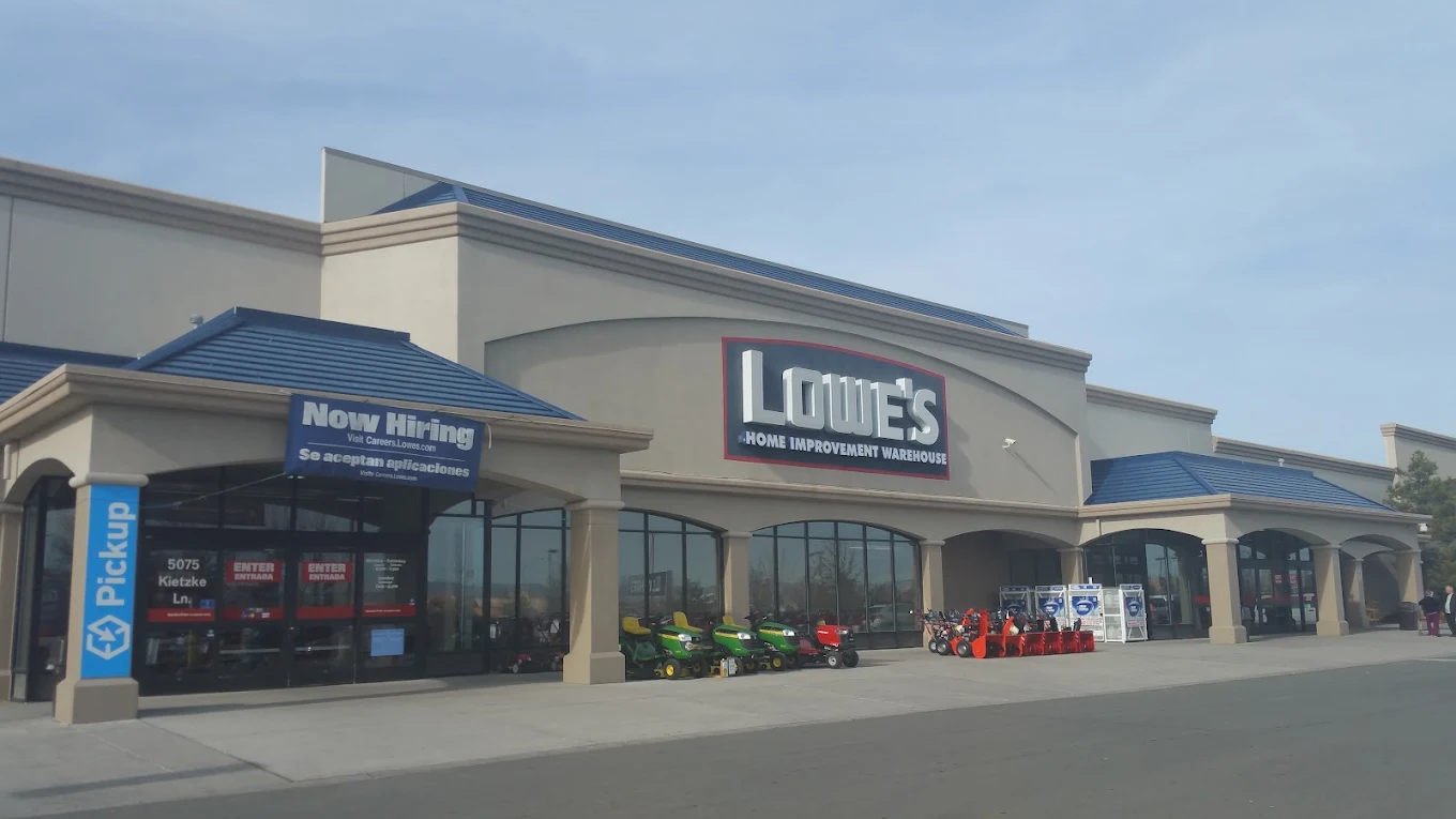 Lowe&rsquo;s storefront